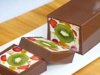 Sobremesa de Frutas com Chocolate