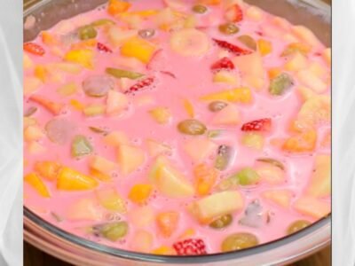 Salada de Frutas Cremosa com Gelatina