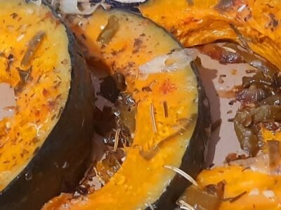 Abóbora Cabotiá Assada no Forno é um prato saboroso, nutritivo e fácil de fazer