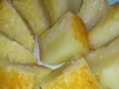 Bolo de Grude é feito com goma de tapioca hidratada e fica delicioso