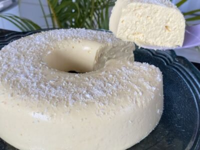 Delícia Gelada de Abacaxi: A Sobremesa Tropical Que Você Precisa Experimentar!