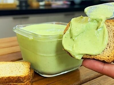 Maionese de Alho Caseira: Uma Receita Fácil para Realçar Qualquer Prato