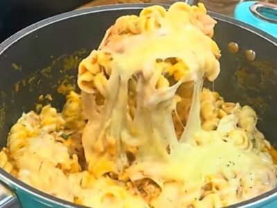 Macarrão Cremoso de Minutos: Uma Receita Rápida, Fácil e Sem Sujeira