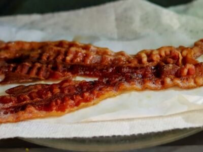 Como fazer bacon crocante no microondas