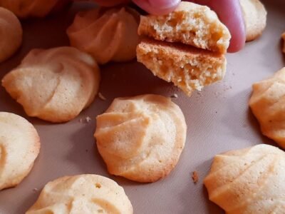 Biscoitinho Amanteigado de Fubá são a essência do conforto caseiro em cada mordida
