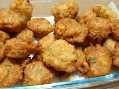 Bolinhos de cebola, só chora quem não come, aprenda a fazer esse petisco delicioso