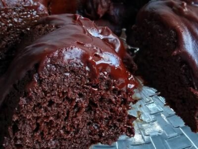 Bolo de banana com cacau que você vai fazer na vida