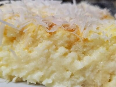Bolo nuvem de coco sem trigo molhadinho derrete na boca fácil de fazer