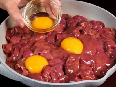 Cozinhar o fígado de galinha assim é ter uma refeição completa, nutritiva e econômica