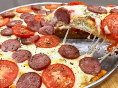 Pizza de liquidificador com fermento biológico