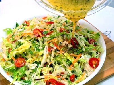 Este molho faz toda a diferença na salada e mantém a crocância dos ingredientes