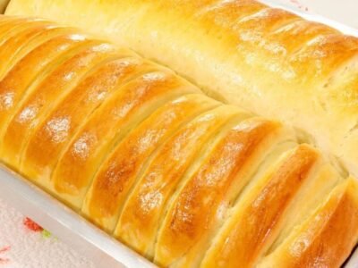 Pão costelinha com creme de leite fica fofinho por vários dias