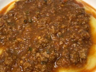 Polenta com carne moída é o sustento que satisfaz com simplicidade e riqueza de sabor
