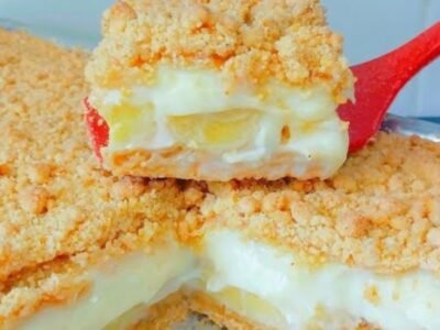 Perfeição: Torta cremosa de banana tráz o contraste entre o creme suave e a farofa crocante