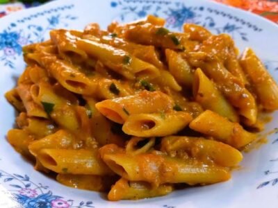 Descubra o Melhor Macarrão: Pronto em 10 Minutos com um Caldo Inesquecível!