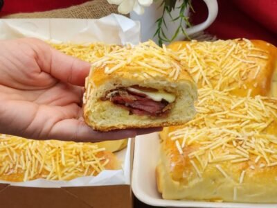 Enroladinho de Linguiça com Cebola Caramelizada: Uma Adição Imperdível ao Seu Menu!
