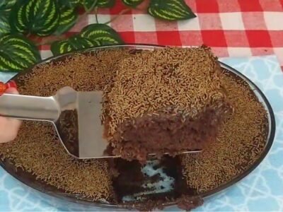 O Bolo de Chocolate Mais Fofinho, Fácil e Delicioso Que Você Vai Comer!