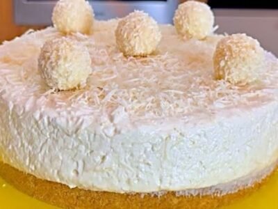 Sobremesa Raffaello: Torta Mega Cremosa de Coco